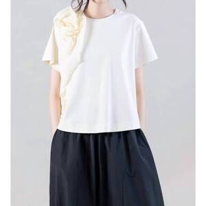 NEW PSOPHIA relaxed fit t-shirt with flower in white